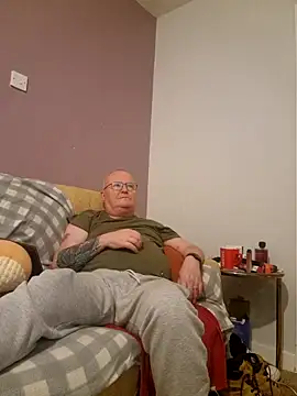 Snapshot of FriendlyDave chatting on February 26, 2025, 9:53 pm FriendlyDave online show from February 26, 2025, 9:53 pm