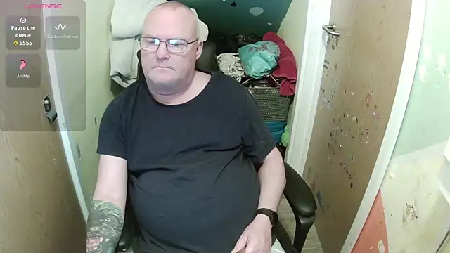 Snapshot of FriendlyDave chatting on March 4, 2025, 1:17 pm FriendlyDave online show from March 4, 2025, 1:17 pm