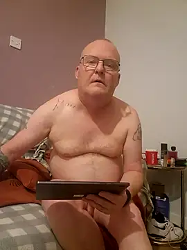 Snapshot of FriendlyDave chatting on February 19, 2025, 10:20 pm FriendlyDave online show from February 19, 2025, 10:20 pm