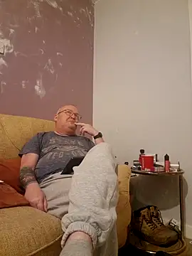 Snapshot of FriendlyDave chatting on March 14, 2025, 12:21 am FriendlyDave online show from March 14, 2025, 12:21 am