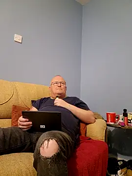 Snapshot of FriendlyDave chatting on March 17, 2025, 9:24 pm FriendlyDave online show from March 17, 2025, 9:24 pm