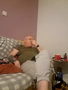 Snapshot of FriendlyDave chatting on February 25, 2025, 9:26 pm FriendlyDave online show from February 25, 2025, 9:26 pm