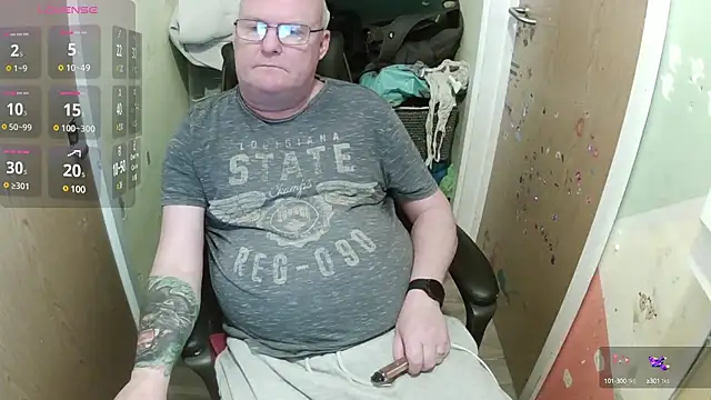 Snapshot of FriendlyDave chatting on March 10, 2025, 1:00 pm FriendlyDave online show from March 10, 2025, 1:00 pm