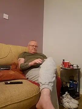 Snapshot of FriendlyDave chatting on March 5, 2025, 9:15 pm FriendlyDave online show from March 5, 2025, 9:15 pm