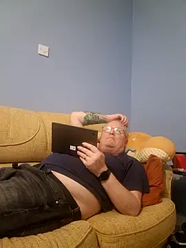 Snapshot of FriendlyDave chatting on March 18, 2025, 9:53 pm FriendlyDave online show from March 18, 2025, 9:53 pm