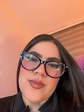 Snapshot of Valenhill@xh chatting on July 14, 2026, 4:28 am Valenhillxh online show from July 14, 2026, 4:28 am