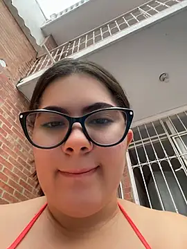 Snapshot of Valenhill@xh chatting on July 17, 2026, 12:46 pm Valenhillxh online show from July 17, 2026, 12:46 pm