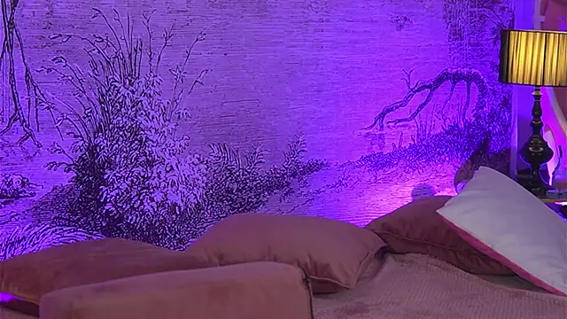 Snapshot of YamiraKim chatting on November 8, 2025, 6:55 pm YamiraKim online show from November 8, 2025, 6:55 pm