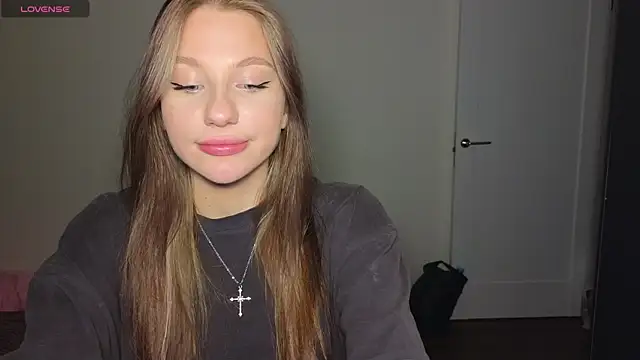 MiaKeler online show from February 5, 2025, 10:01 pm