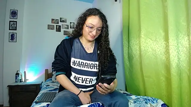 Snapshot of monkeywillwhite chatting on November 4, 2025, 2:04 am monkeywillwhite online show from November 4, 2025, 2:04 am