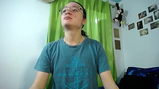 Snapshot of monkeywillwhite chatting on October 24, 2025, 2:21 am monkeywillwhite online show from October 24, 2025, 2:21 am