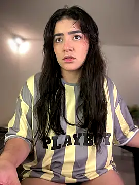 Lia flowers online show from October 17, 2025, 5:11 am