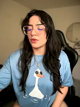 Lia flowers online show from October 26, 2025, 8:20 pm