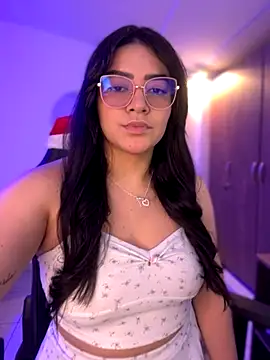 Lia flowers online show from November 23, 2025, 12:09 am