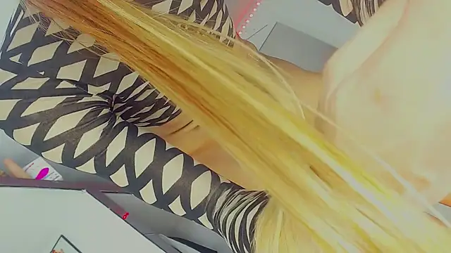 candy kendall online show from February 21, 2025, 8:05 pm