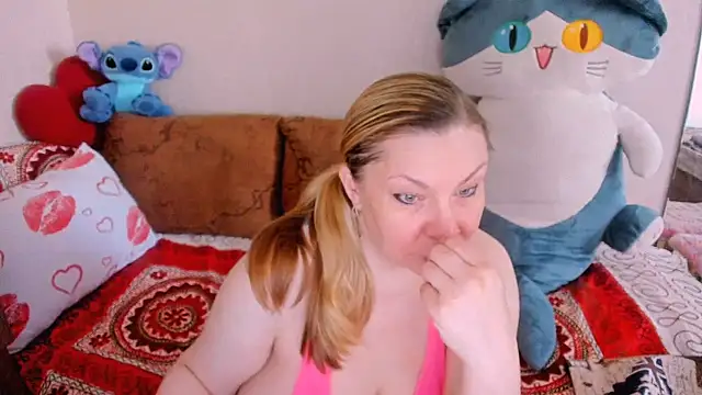 Snapshot of KerryBlareX chatting on June 23, 2026, 10:35 am KerryBlareX online show from June 23, 2026, 10:35 am