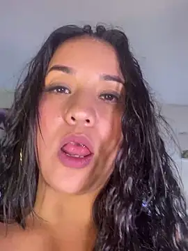 Snapshot of SalomeMartinesss chatting on February 20, 2025, 12:19 am SalomeMartinesss online show from February 20, 2025, 12:19 am