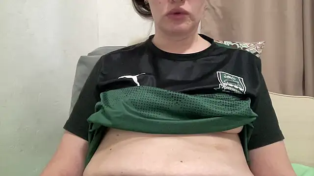 vanessa4you online show from October 14, 2025, 4:13 am