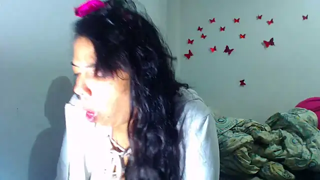 AmaraRoberts420 online show from November 9, 2025, 4:16 am