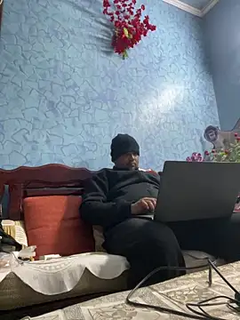 Dick 6inches online show from December 15, 2025, 3:07 pm