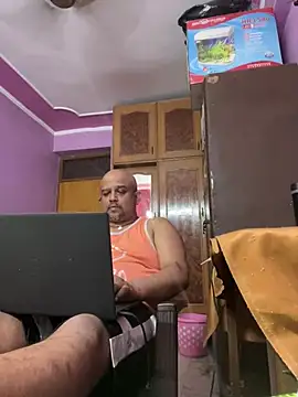 Dick 6inches online show from May 4, 2026, 8:50 am