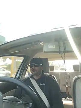 Dick 6inches online show from November 5, 2025, 6:27 am