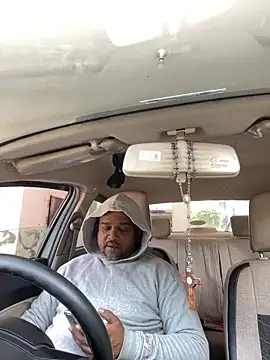 Dick 6inches online show from November 27, 2025, 6:14 am