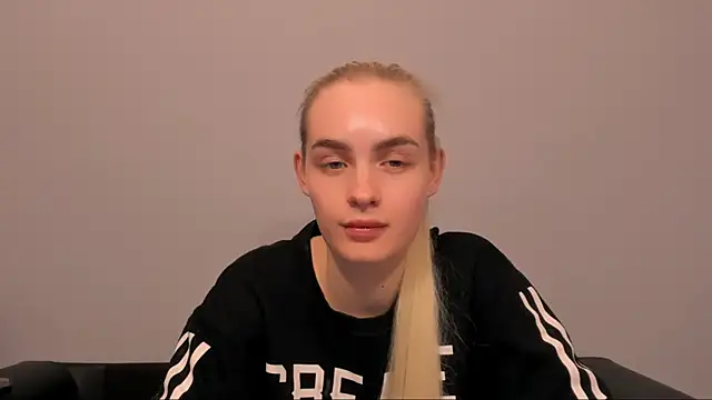 OliviaKisss online show from February 25, 2026, 6:52 pm