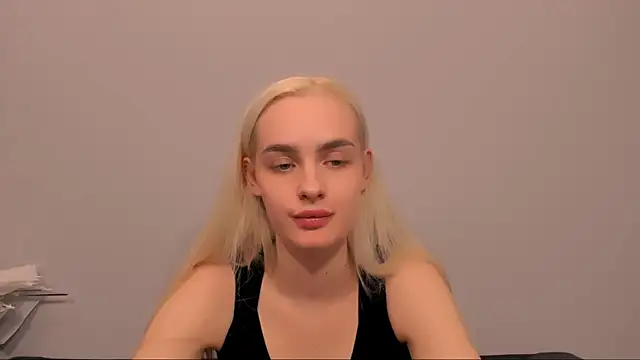 OliviaKisss online show from March 12, 2026, 7:51 pm