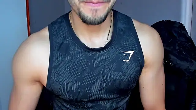 Snapshot of Tommy_Bred chatting on November 14, 2025, 7:06 pm Tommy Bred online show from November 14, 2025, 7:06 pm