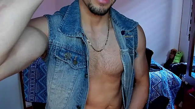 Snapshot of Tommy_Bred chatting on November 26, 2025, 6:30 pm Tommy Bred online show from November 26, 2025, 6:30 pm