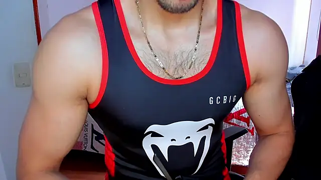 Snapshot of Tommy_Bred chatting on October 14, 2025, 6:08 pm Tommy Bred online show from October 14, 2025, 6:08 pm