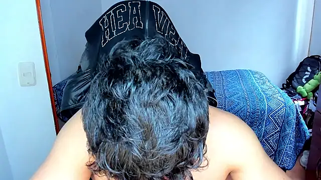 Snapshot of Tommy_Bred chatting on November 9, 2025, 5:06 pm Tommy Bred online show from November 9, 2025, 5:06 pm