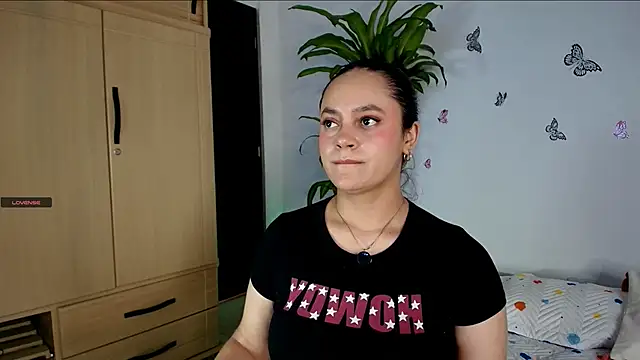 Snapshot of VICTORIABLACK_@xh chatting on April 14, 2026, 7:30 pm VICTORIABLACK xh online show from April 14, 2026, 7:30 pm