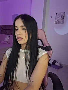 Snapshot of heyshaa chatting on November 27, 2025, 7:58 pm heyshaa online show from November 27, 2025, 7:58 pm