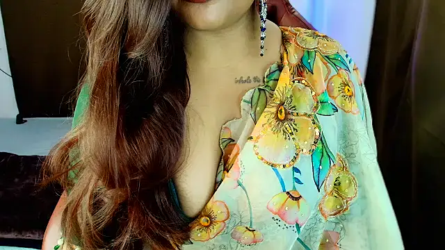 Snapshot of shanayaaa_1 chatting on October 21, 2025, 7:02 pm shanayaaa 1 online show from October 21, 2025, 7:02 pm