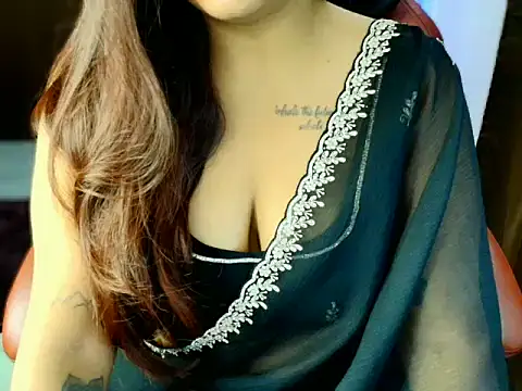 Snapshot of shanayaaa_1 chatting on October 28, 2025, 7:13 pm shanayaaa 1 online show from October 28, 2025, 7:13 pm