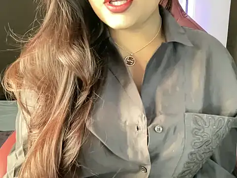 Snapshot of shanayaaa_1 chatting on December 5, 2025, 6:50 pm shanayaaa 1 online show from December 5, 2025, 6:50 pm