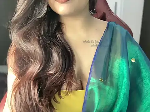 Snapshot of shanayaaa_1 chatting on November 10, 2025, 2:33 pm shanayaaa 1 online show from November 10, 2025, 2:33 pm