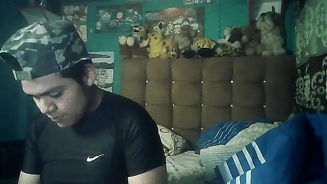 Snapshot of Valesh20 chatting on November 16, 2025, 11:52 pm Valesh20 online show from November 16, 2025, 11:52 pm