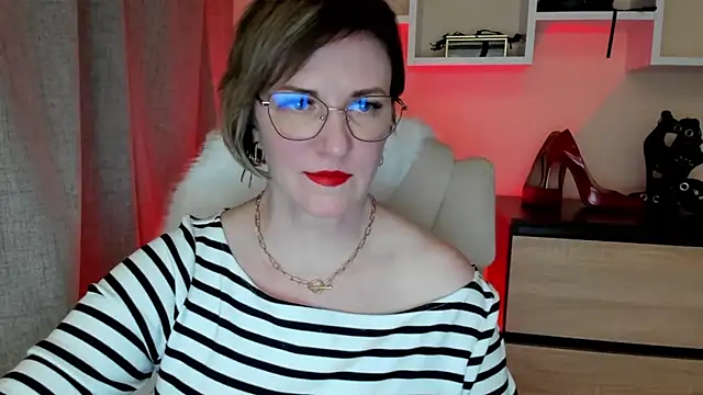 feliziaDesire online show from March 18, 2026, 7:04 pm