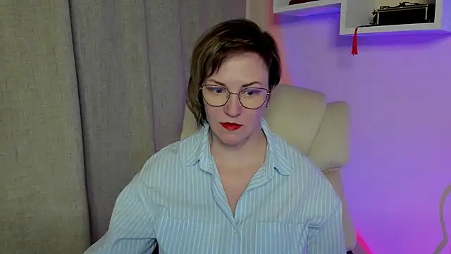 feliziaDesire online show from May 13, 2026, 2:02 pm