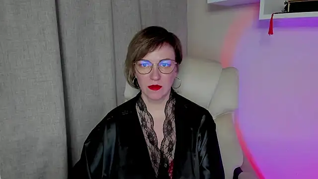 feliziaDesire online show from May 11, 2026, 4:59 pm