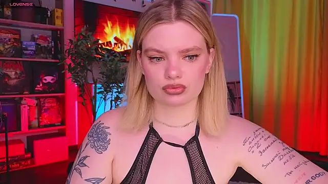 Snapshot of Hottie_Jane chatting on May 23, 2026, 3:55 pm Hottie Jane online show from May 23, 2026, 3:55 pm
