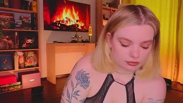 Snapshot of Hottie_Jane chatting on May 3, 2026, 9:47 am Hottie Jane online show from May 3, 2026, 9:47 am
