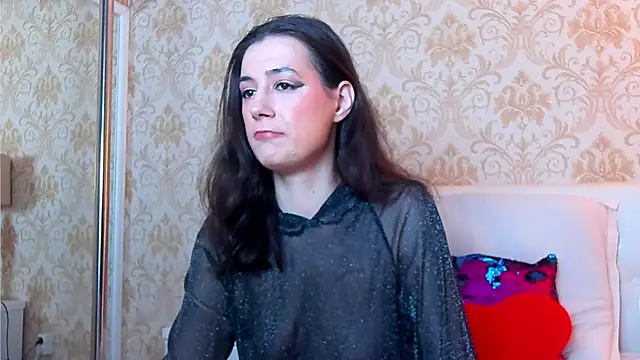JuliaHunts online show from July 13, 2026, 10:58 am