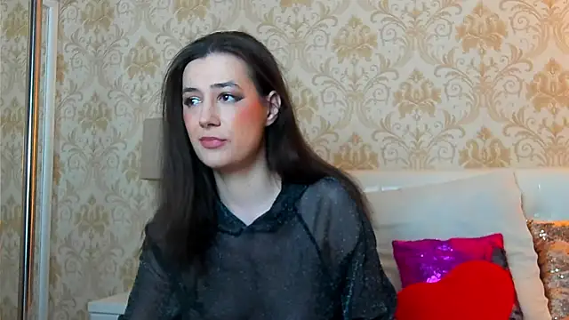 JuliaHunts online show from August 1, 2026, 12:58 pm