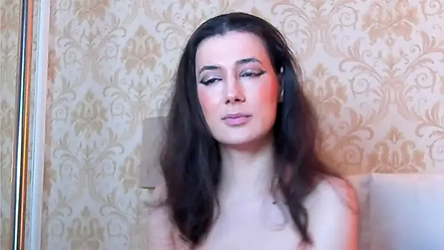 JuliaHunts online show from July 12, 2026, 10:05 am