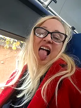 martachatte online show from November 18, 2025, 10:40 am