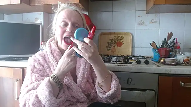 Snapshot of martachatte chatting on June 13, 2026, 7:28 am martachatte online show from June 13, 2026, 7:28 am